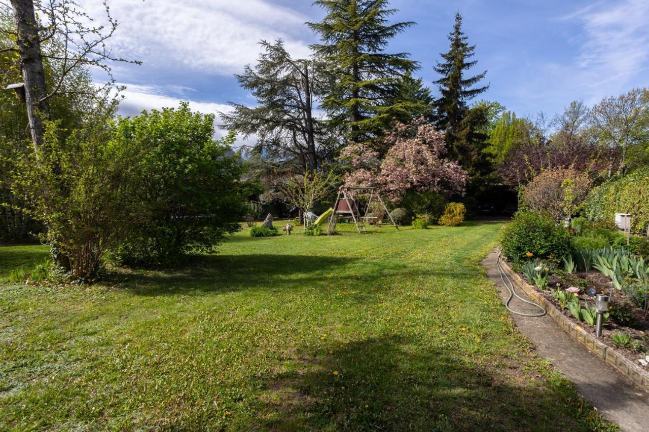 Vue Sur Les Montagnes Apartment Embrun Bagian luar foto